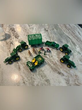 ERTL John Deere plastic farm toy lot
